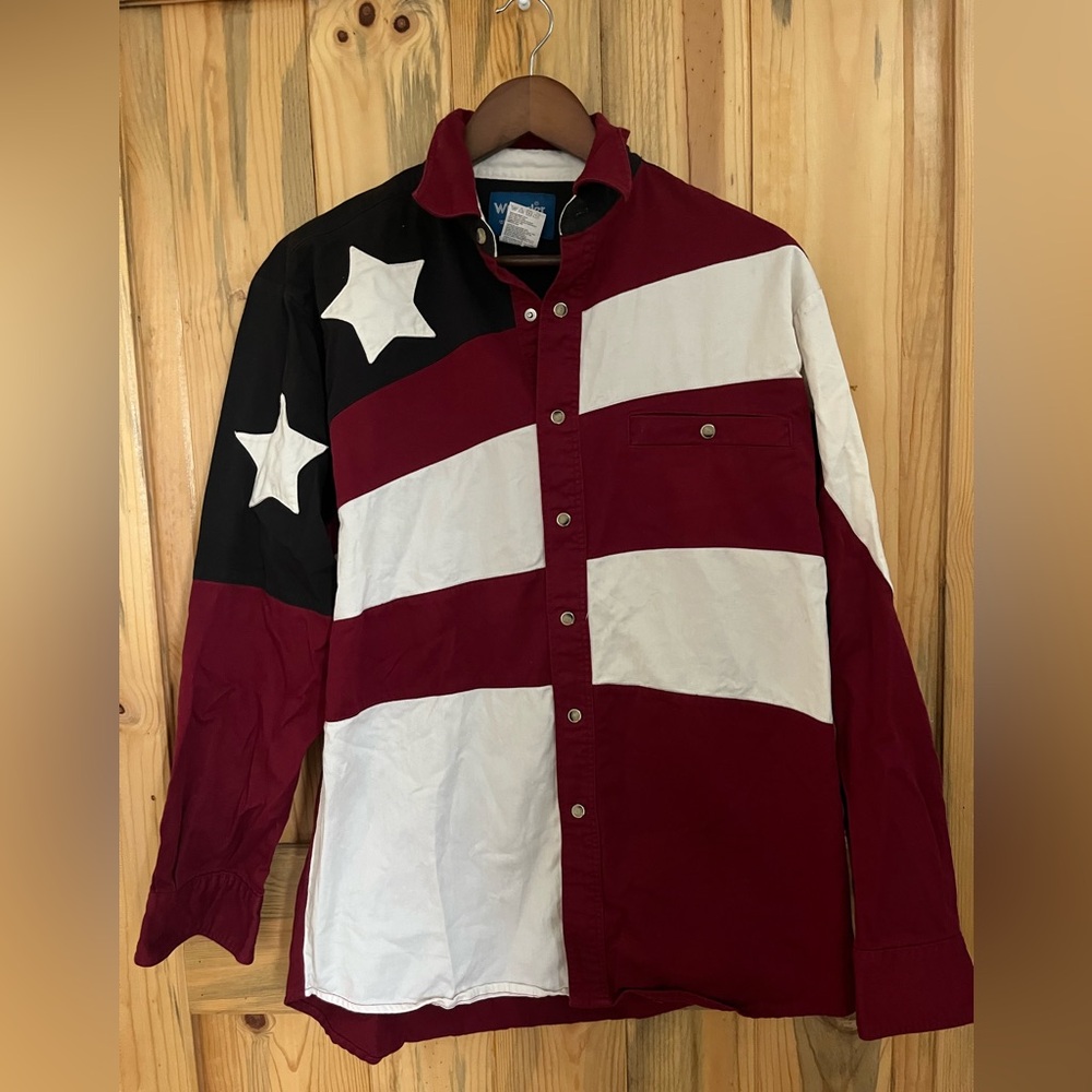 Wrangler Men's Burgundy, White, and Black Star American Flag Pearl Snap